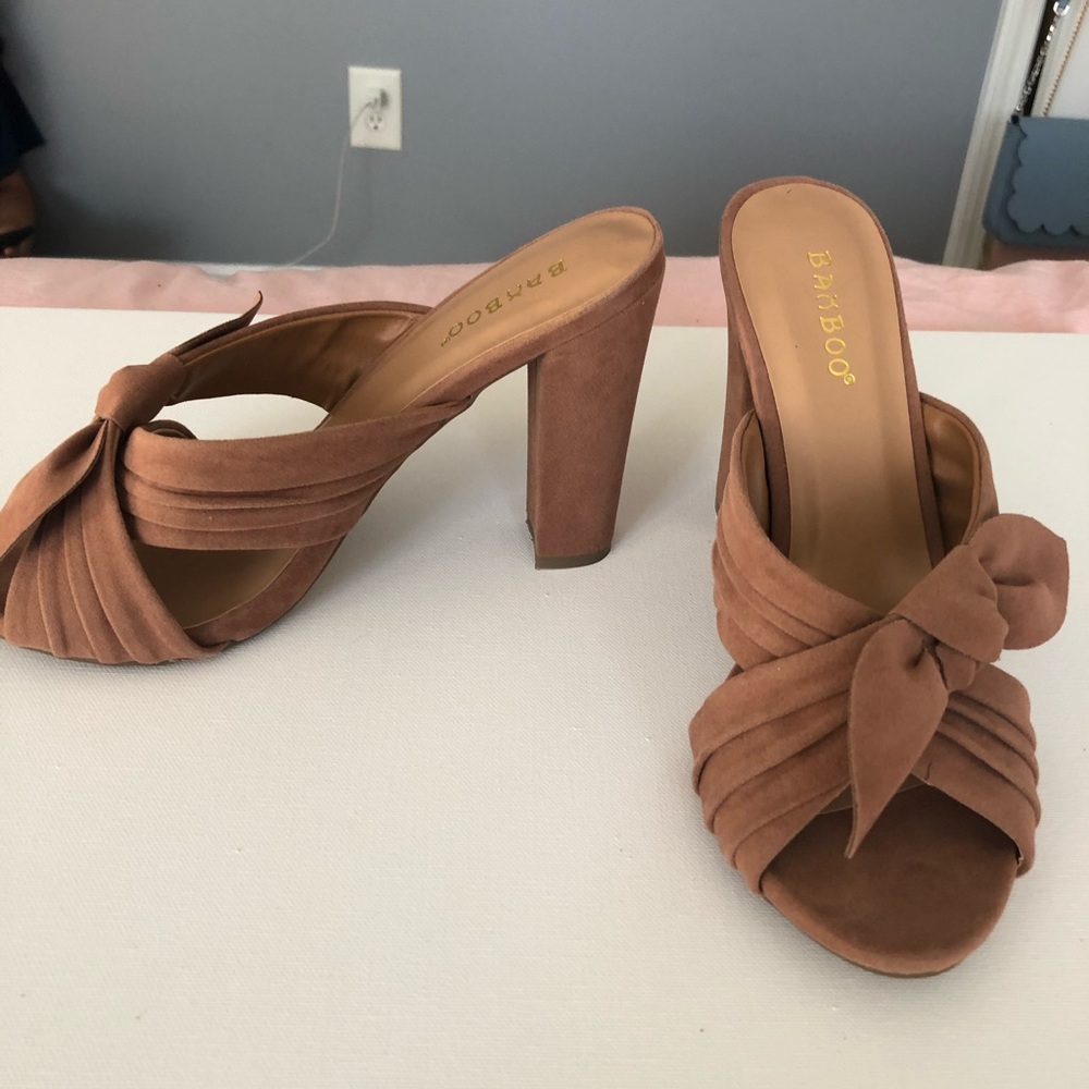 Brown swade bow block heel